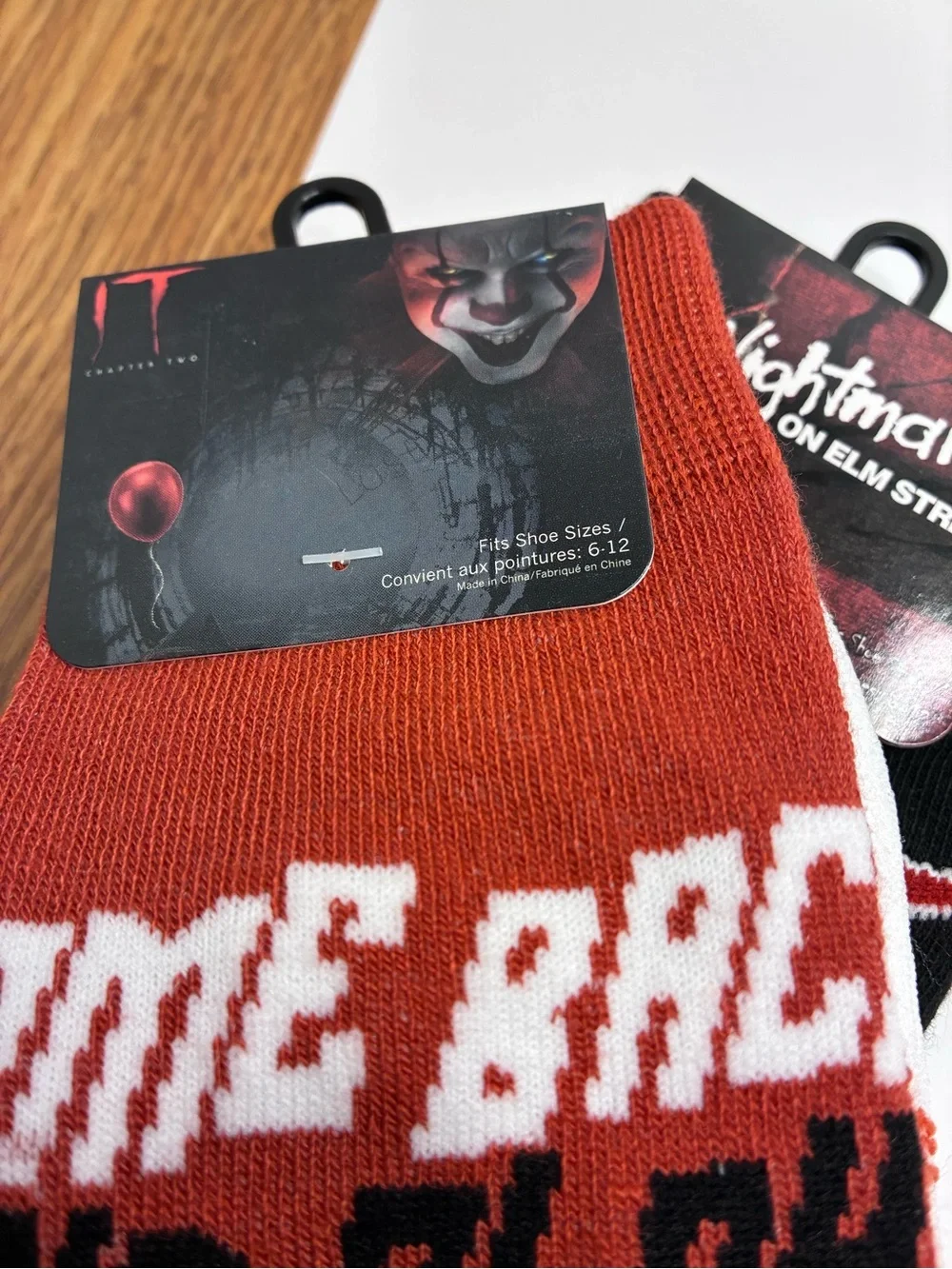2 Pairs Horror Novelty Socks Nightmare On Elm Street And It Pennywise Size 6-12